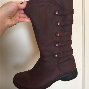 Merrell burgundy women’s boots size 9 barely used